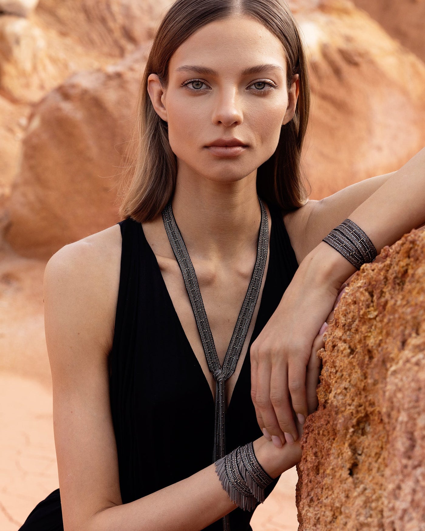 1l011-long-necklace-black-
